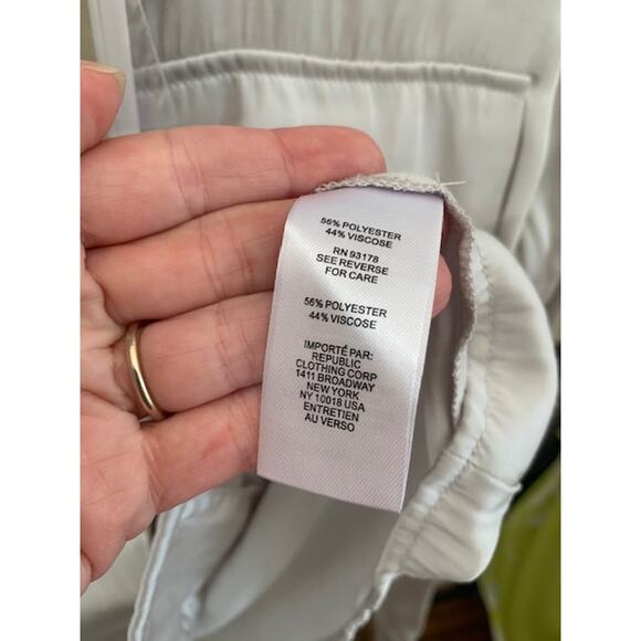 T Tahari-Utility-Button Up-Long Sleeve-Collared-Blouse-Satin-Silver-Women-S - Picture 4 of 7